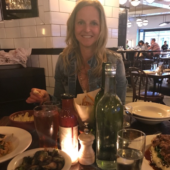 Meet your Posher, Jeanine - Picture 1 of 1